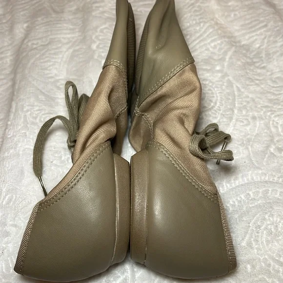 Capezio Split Sole Jazz Shoe. Size 9. NWOT - Picture 7 of 9